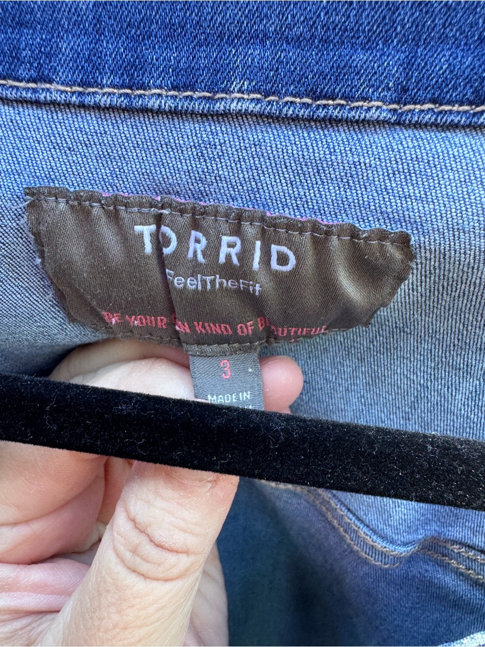 Torrid Cropped Denim Jean Jacket, three-quarter sleeves, Size 3 - Picture 2 of 6